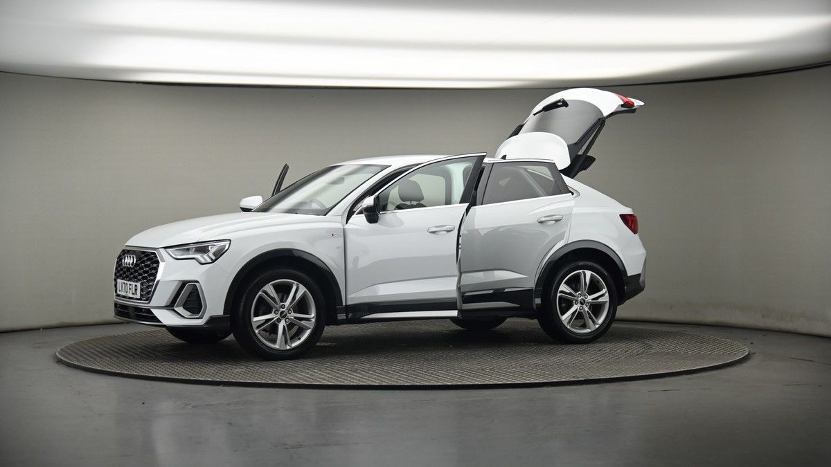 More views of Audi Q3