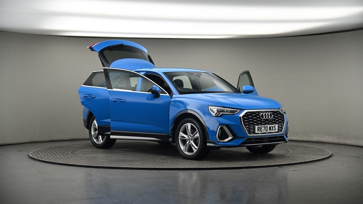 More views of Audi Q3