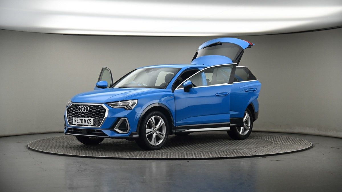 More views of Audi Q3