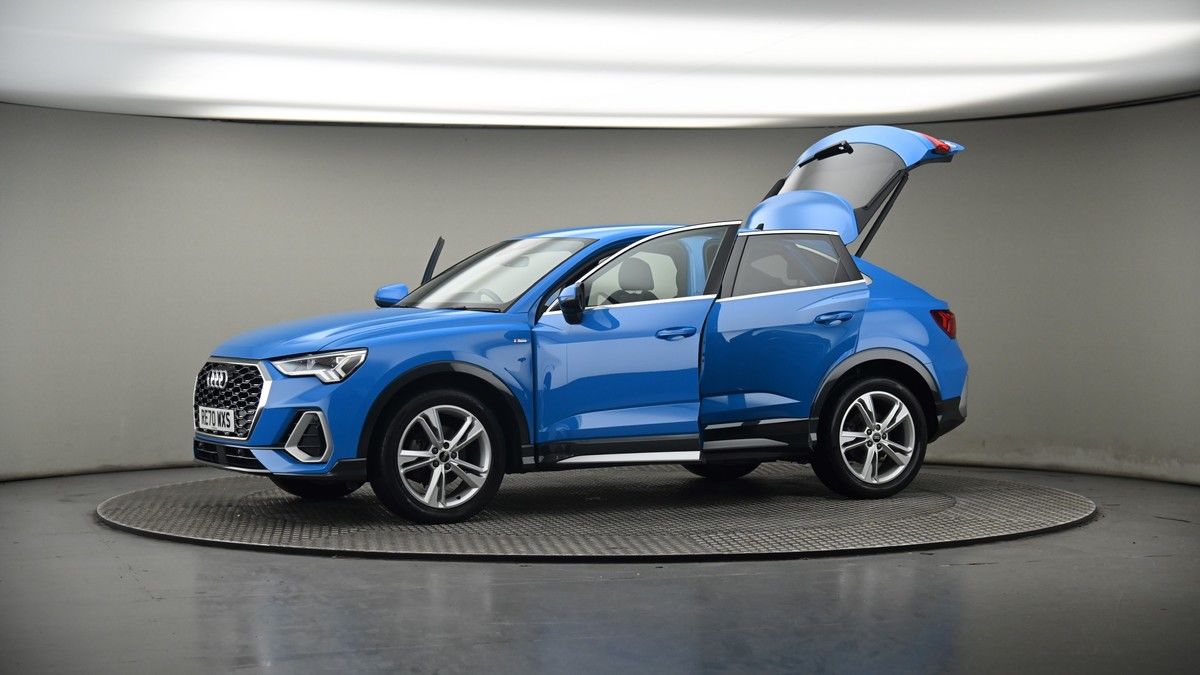 More views of Audi Q3