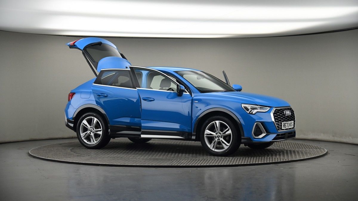 More views of Audi Q3