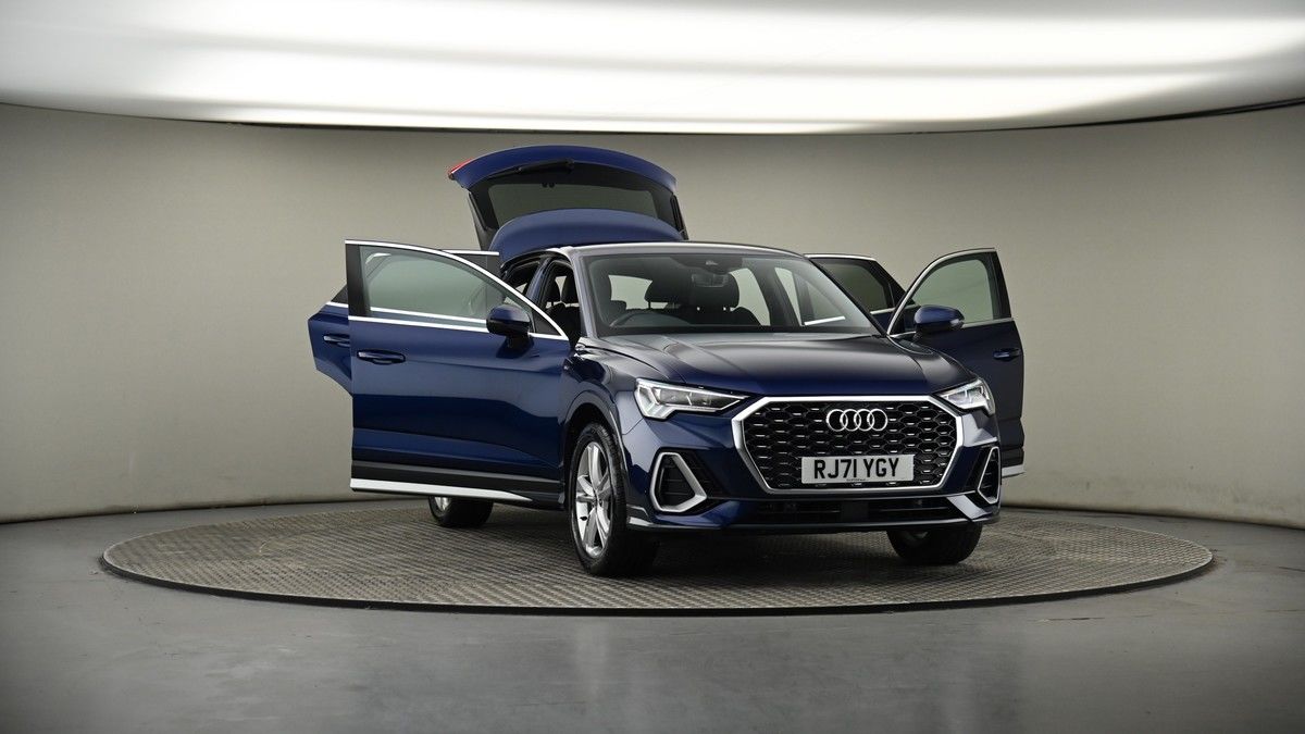 More views of Audi Q3