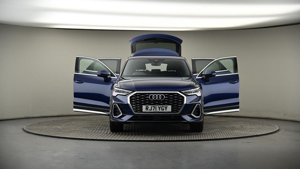 More views of Audi Q3