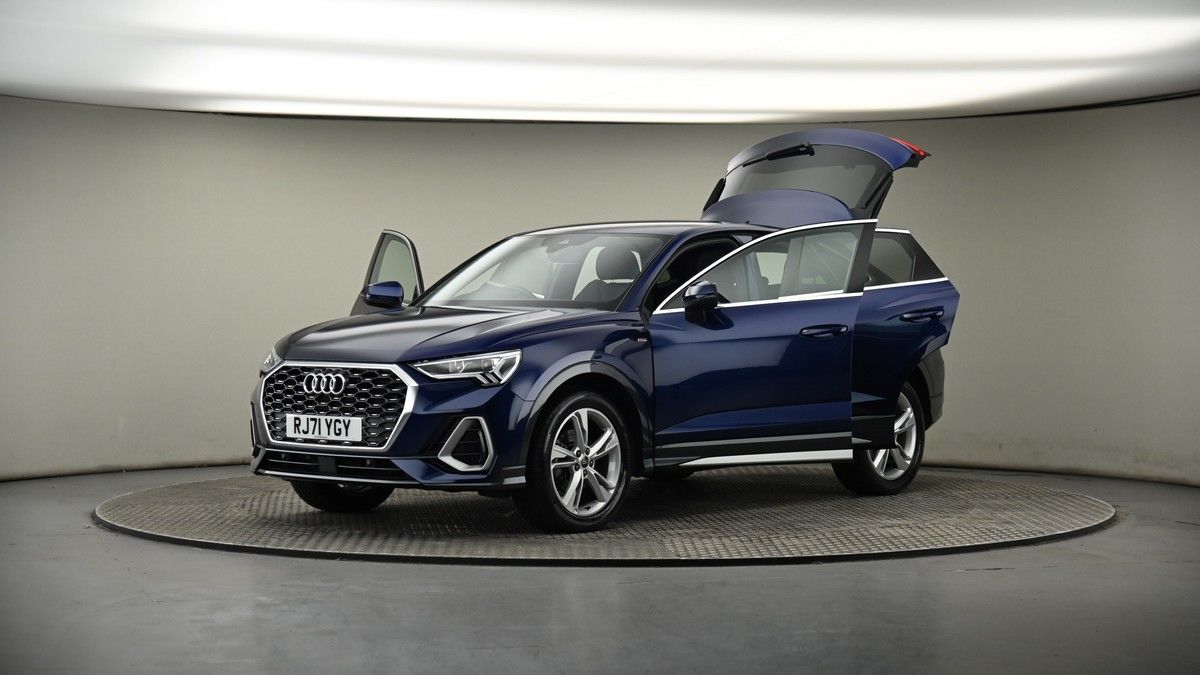 More views of Audi Q3