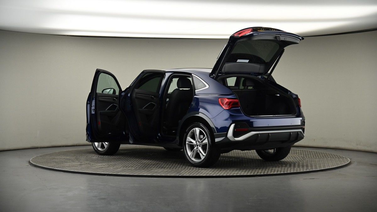 More views of Audi Q3