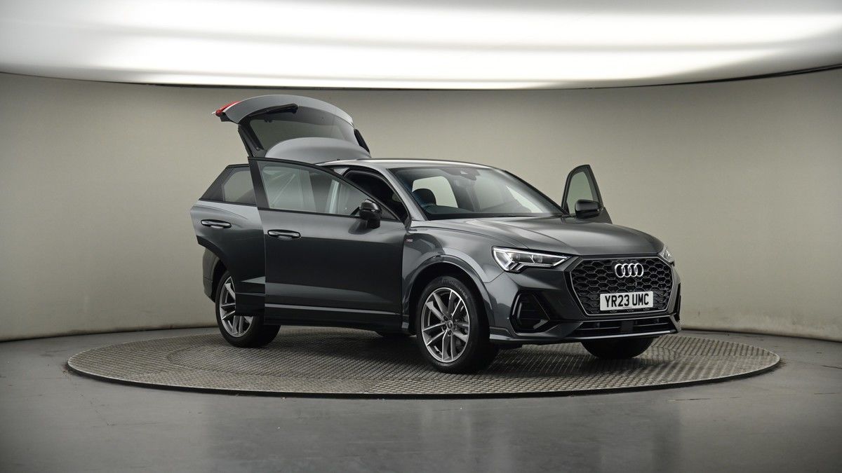 More views of Audi Q3