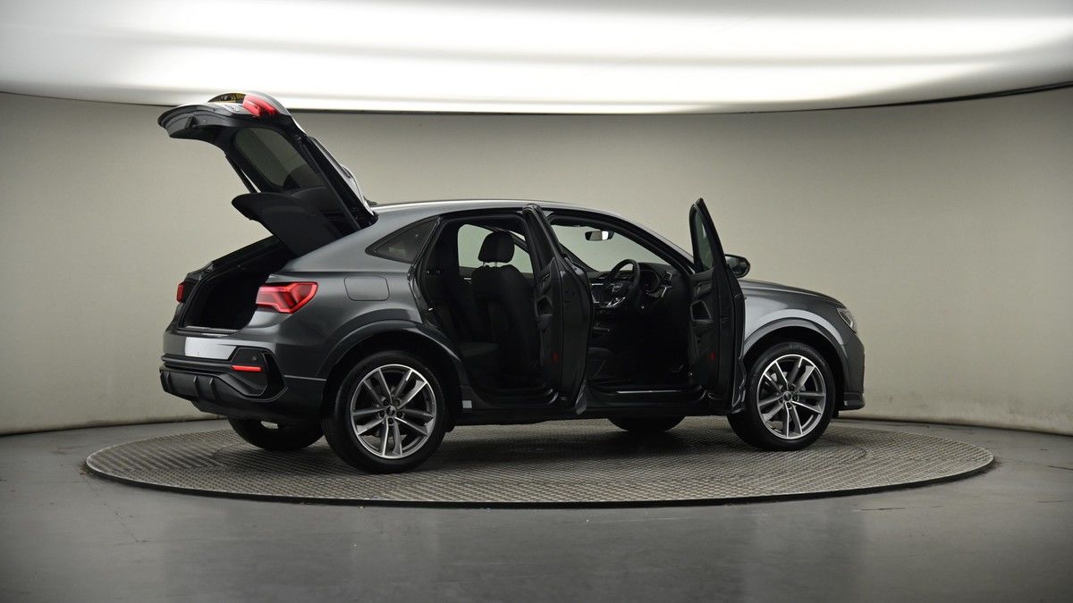 More views of Audi Q3