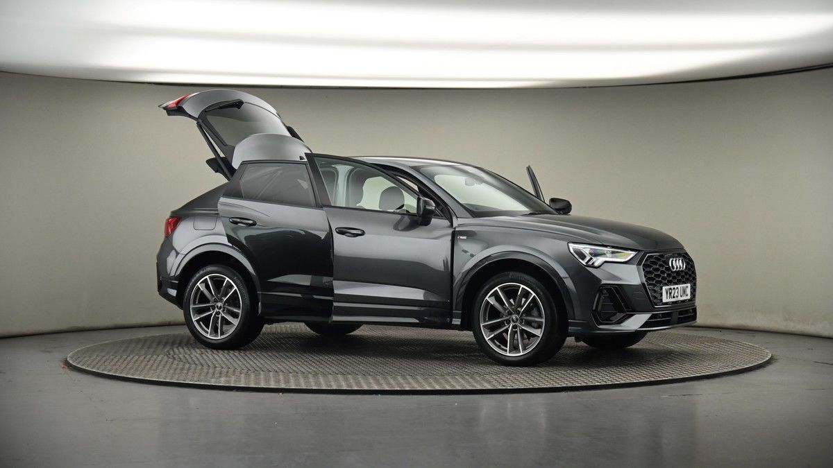 More views of Audi Q3