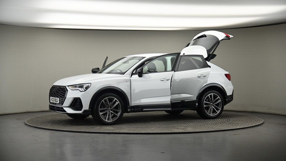 More views of Audi Q3