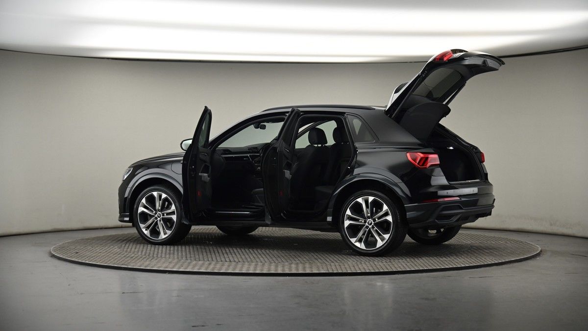 More views of Audi Q3