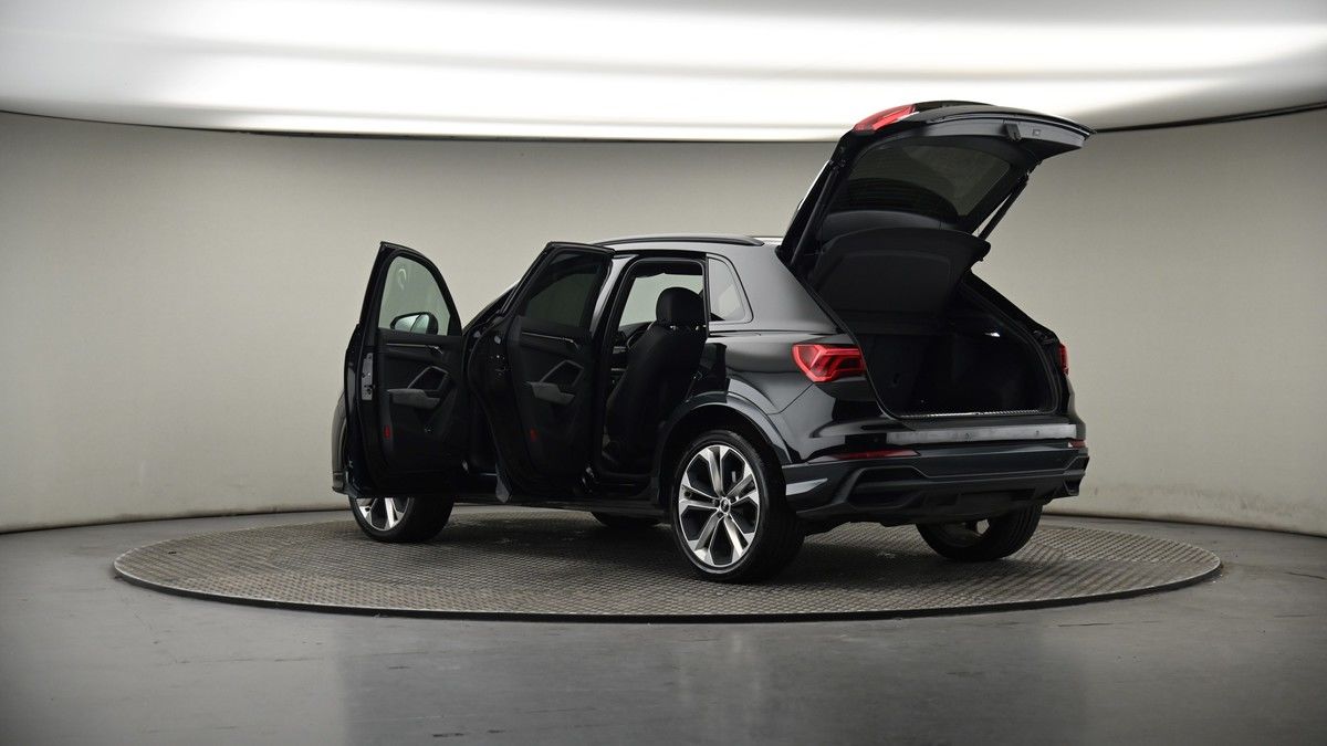 More views of Audi Q3