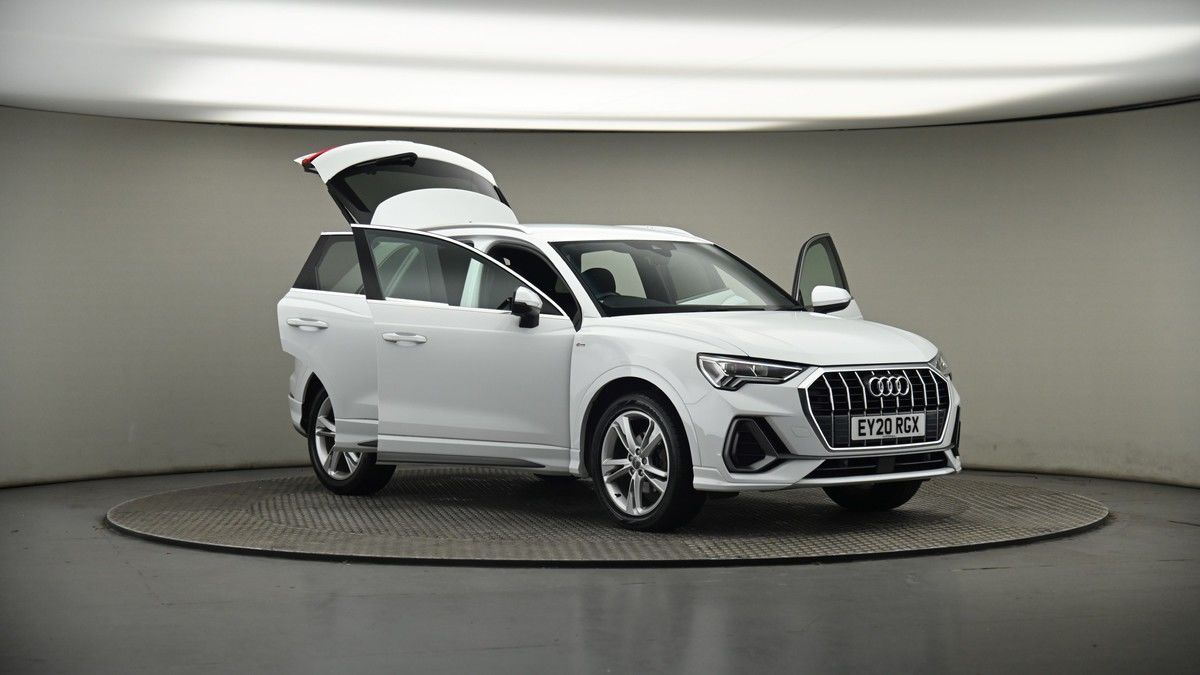 More views of Audi Q3