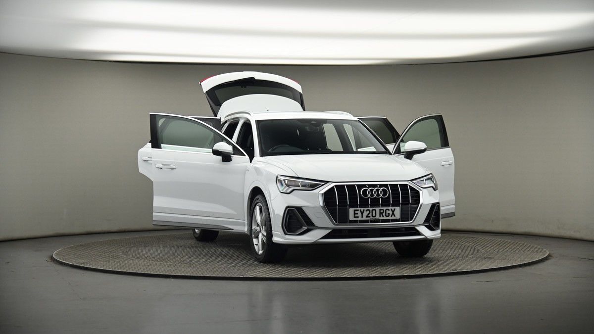 More views of Audi Q3