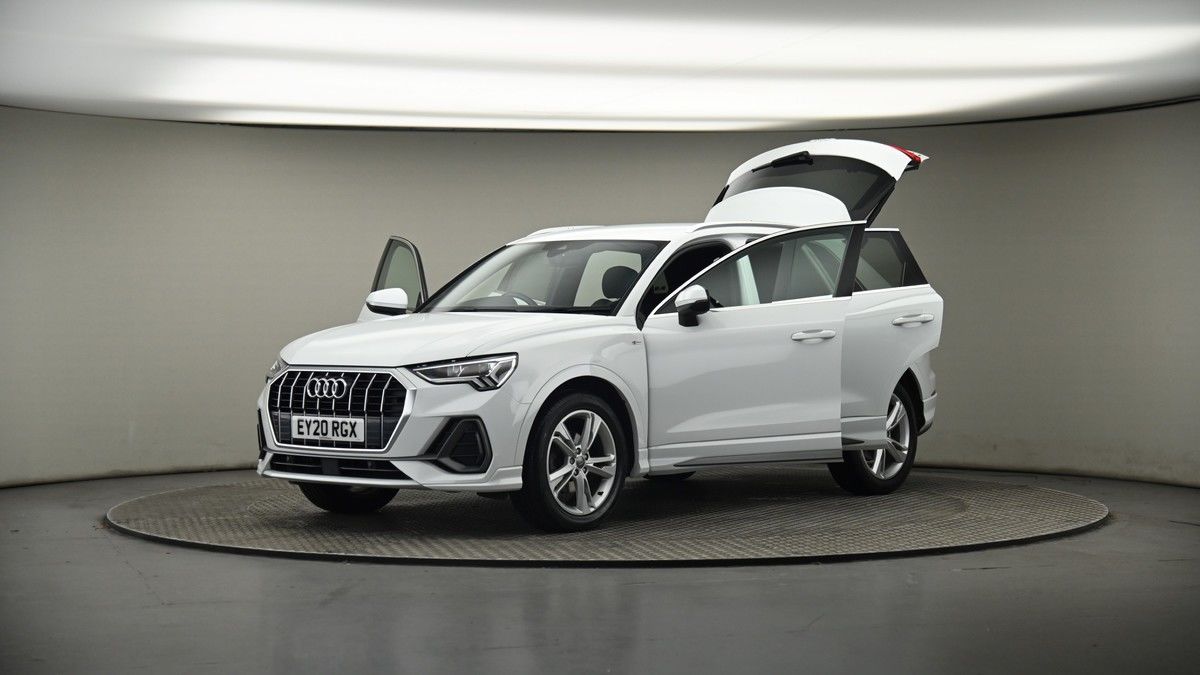 More views of Audi Q3