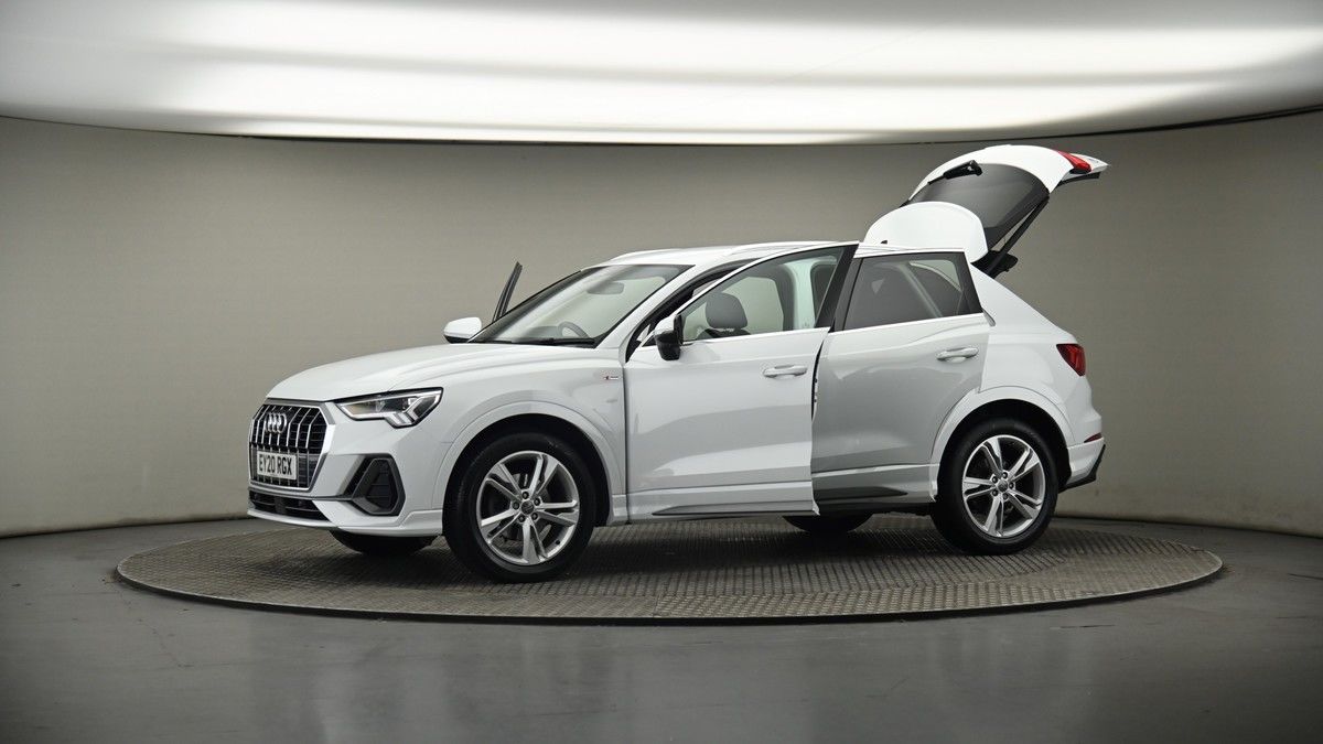 More views of Audi Q3