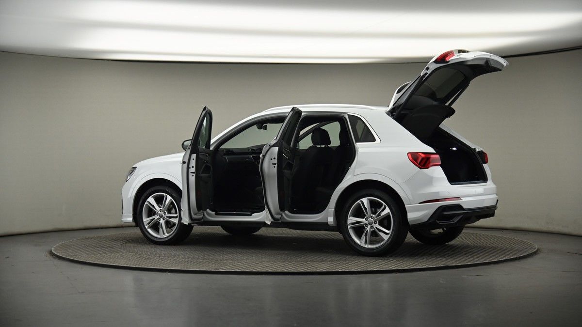 More views of Audi Q3