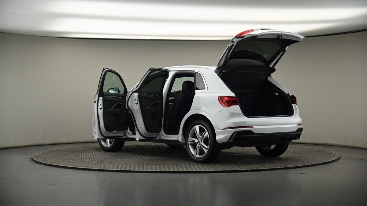 More views of Audi Q3