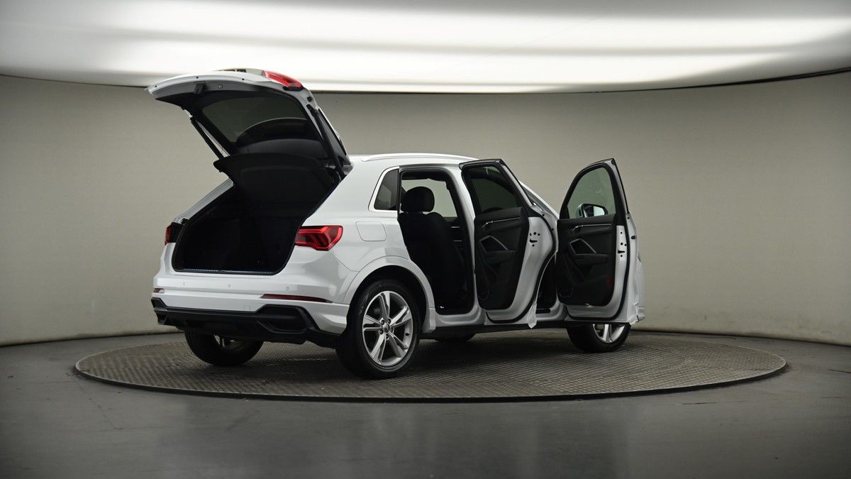 More views of Audi Q3