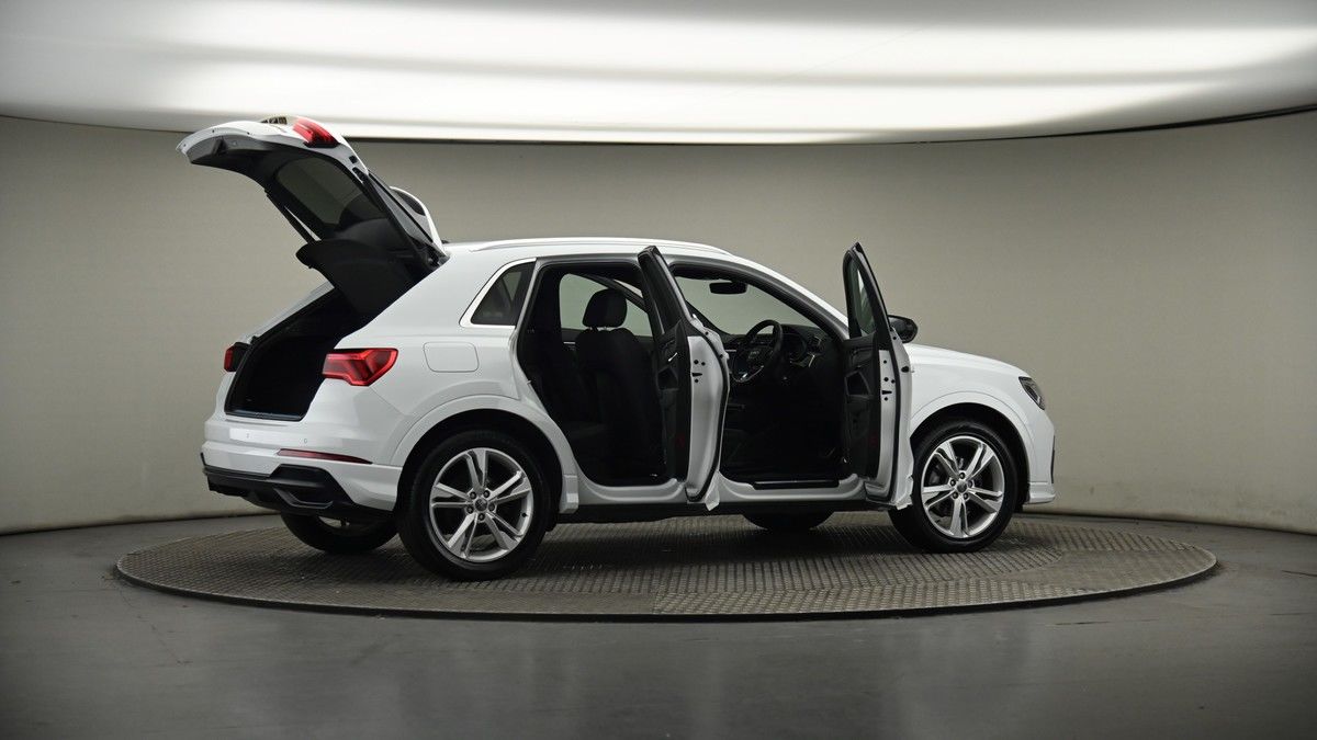 More views of Audi Q3