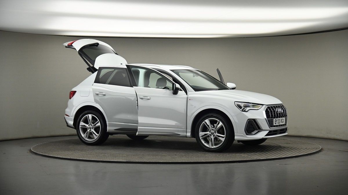 More views of Audi Q3