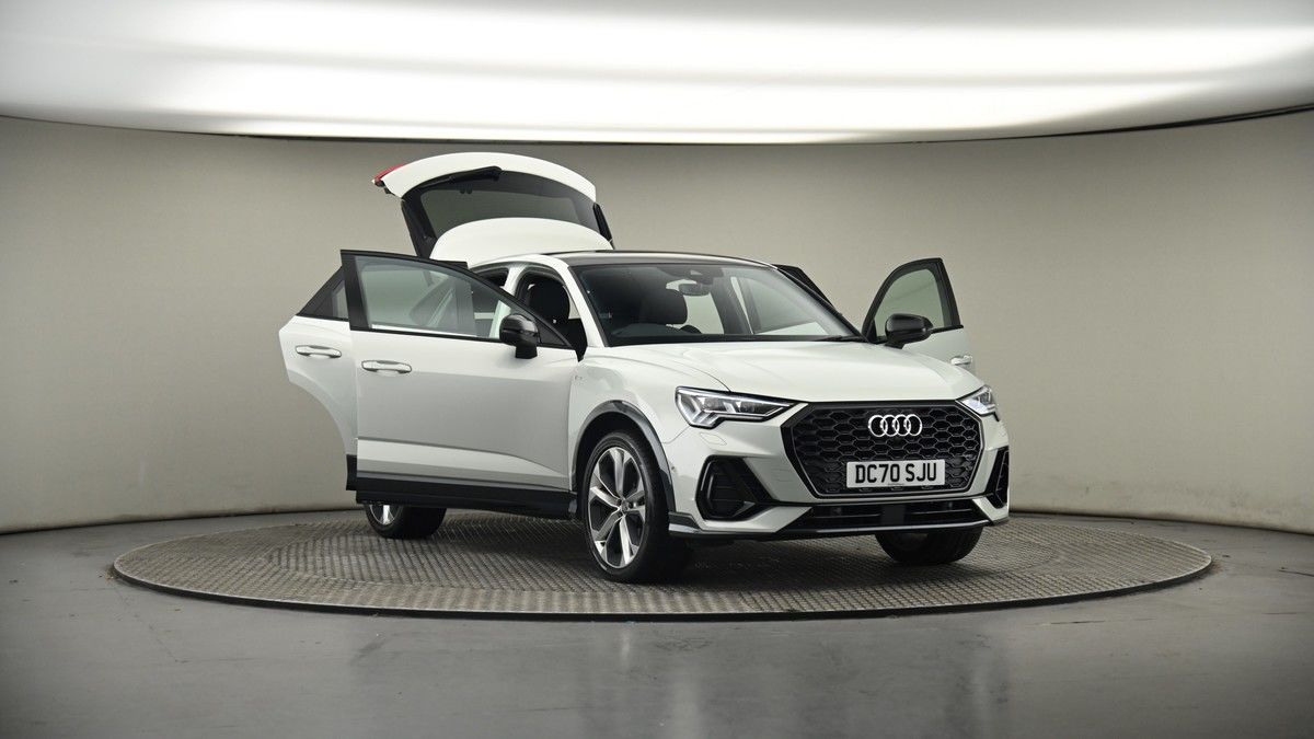 More views of Audi Q3