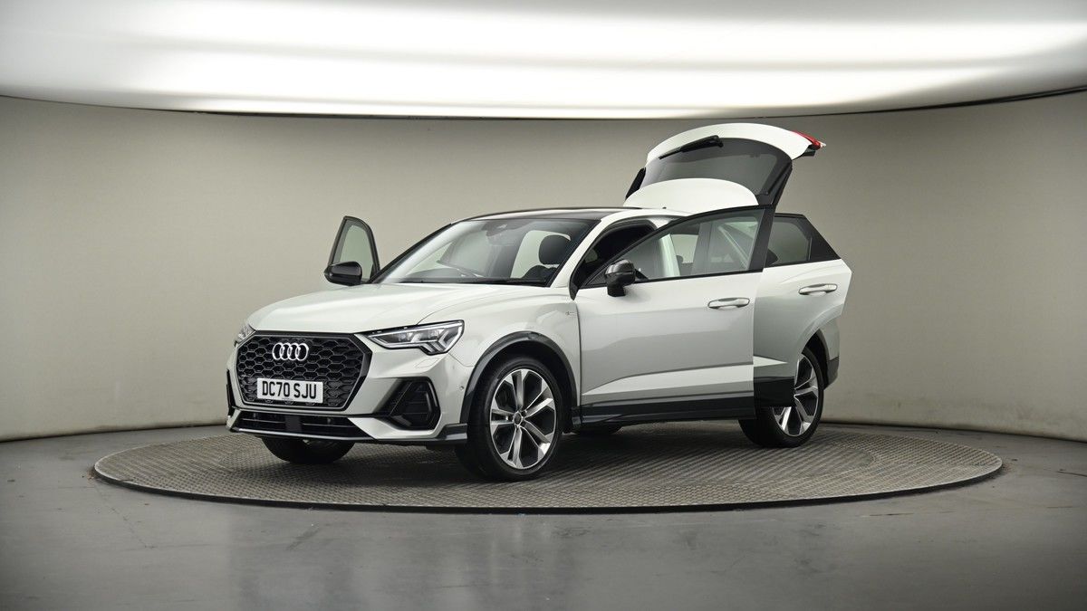 More views of Audi Q3