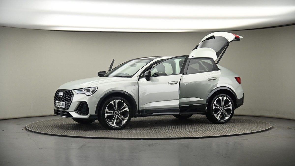 More views of Audi Q3