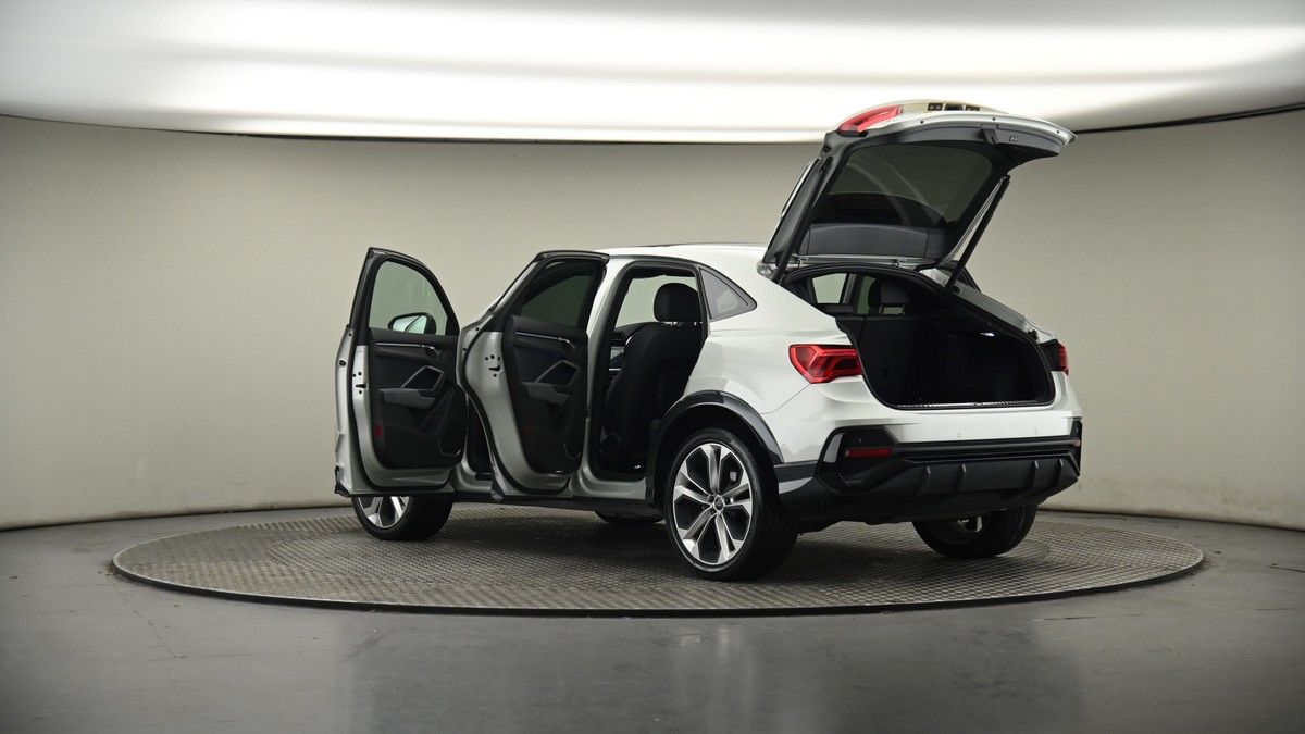 More views of Audi Q3