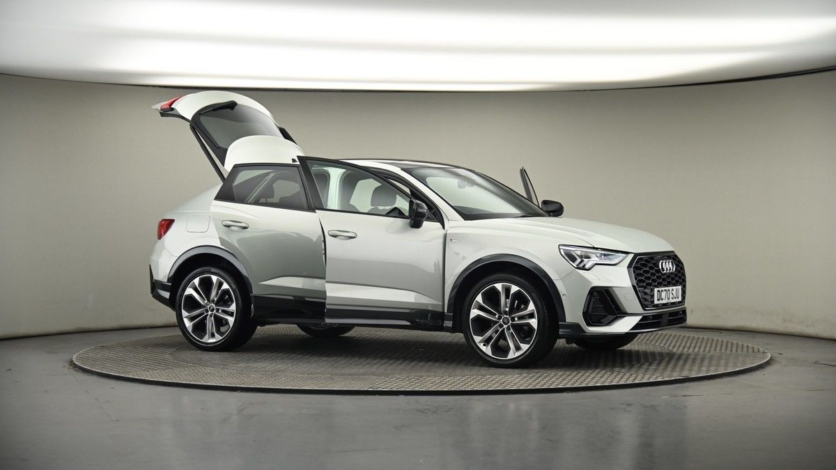 More views of Audi Q3