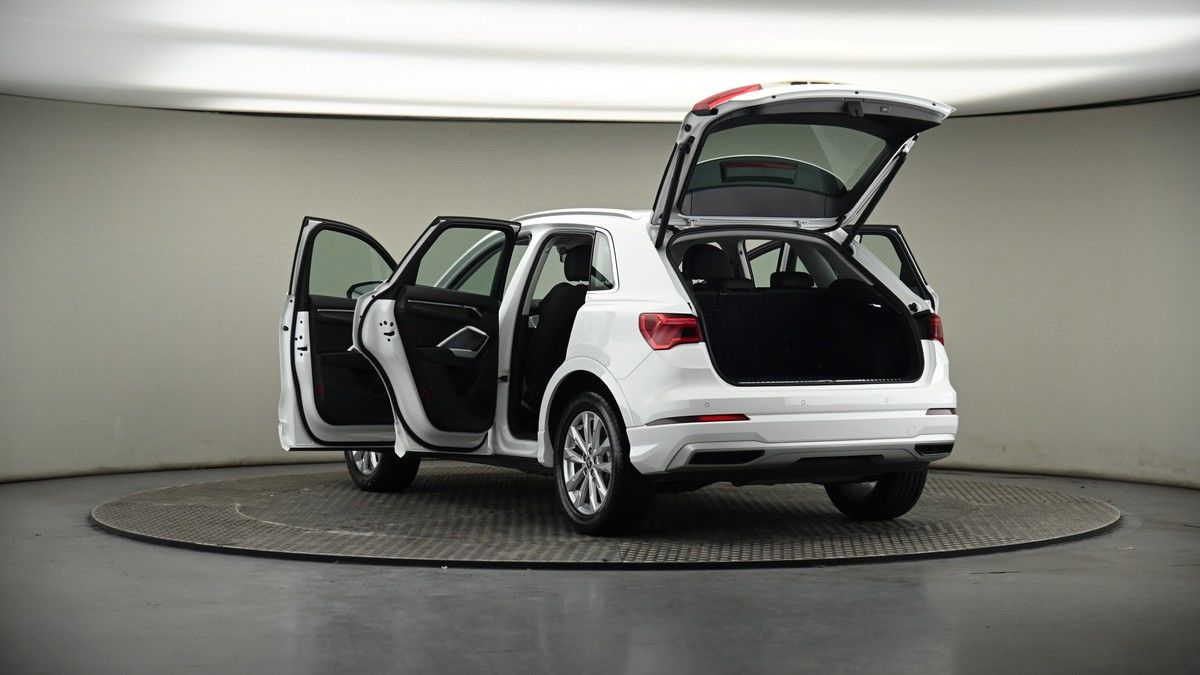 Audi Q3 Image 8