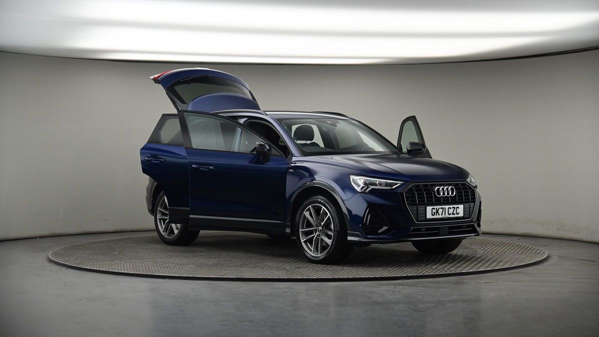 More views of Audi Q3