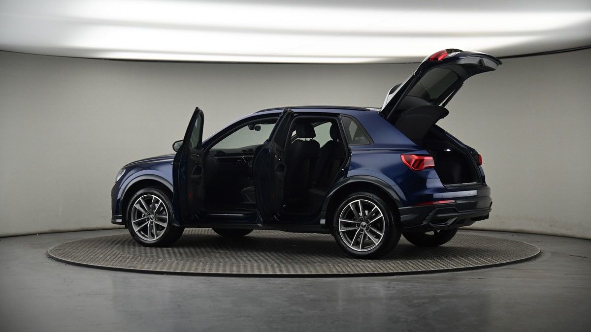 More views of Audi Q3