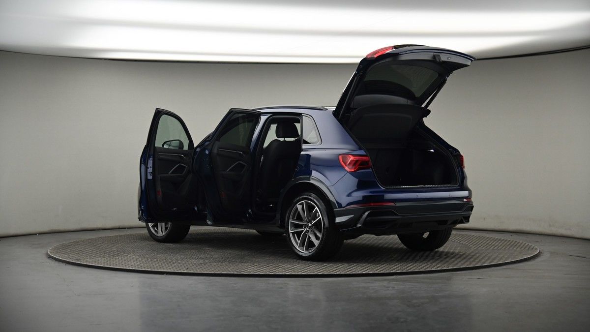 More views of Audi Q3