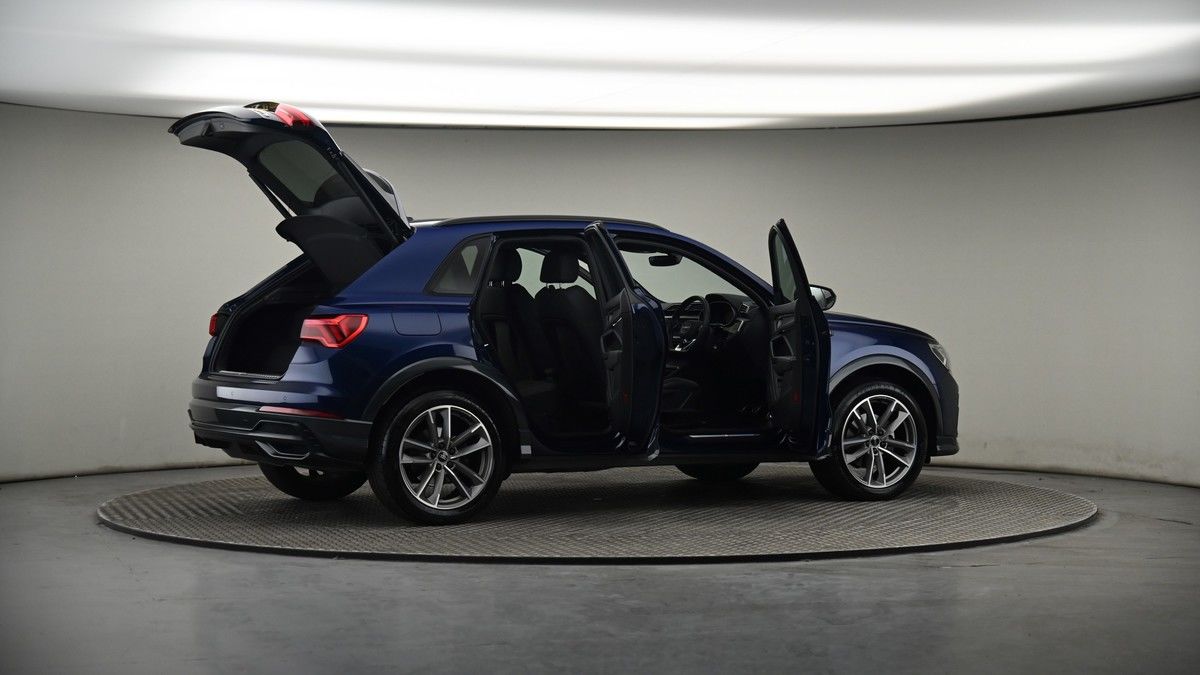 More views of Audi Q3