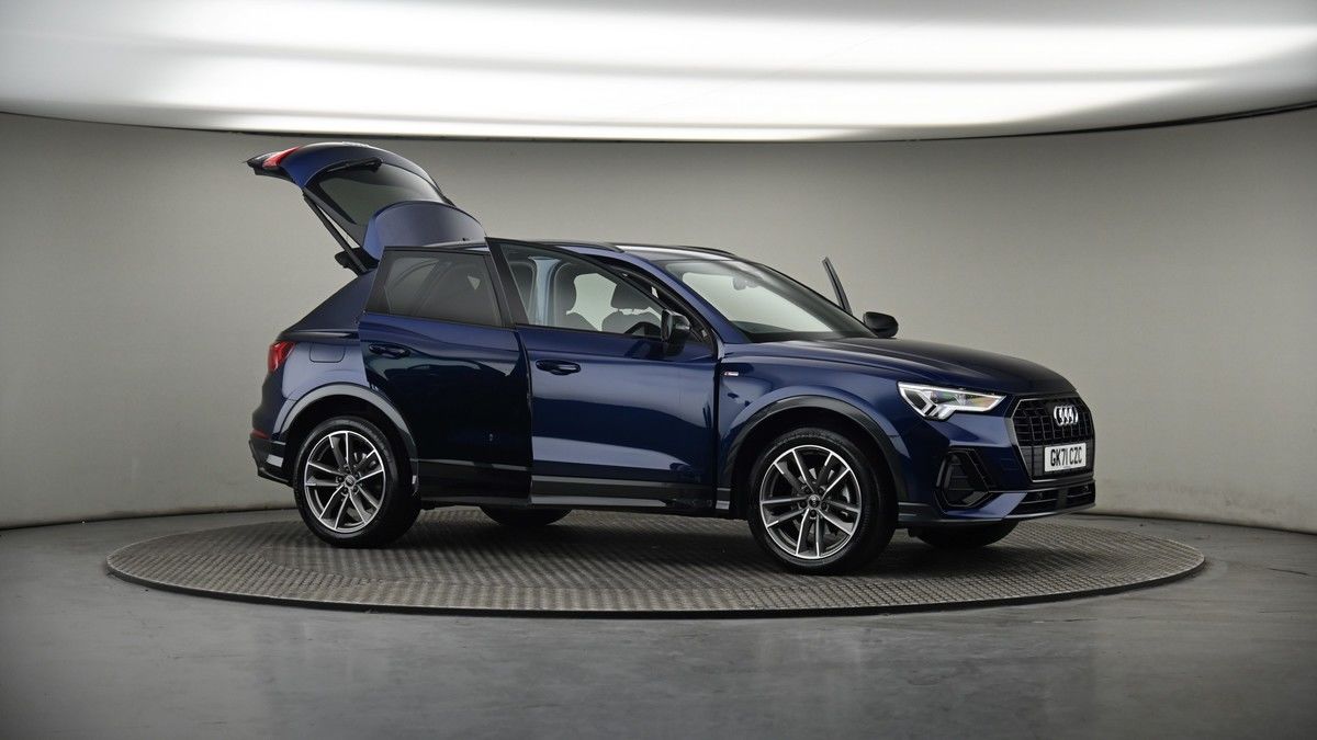 More views of Audi Q3