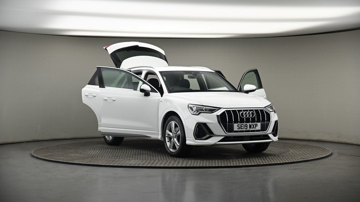 More views of Audi Q3