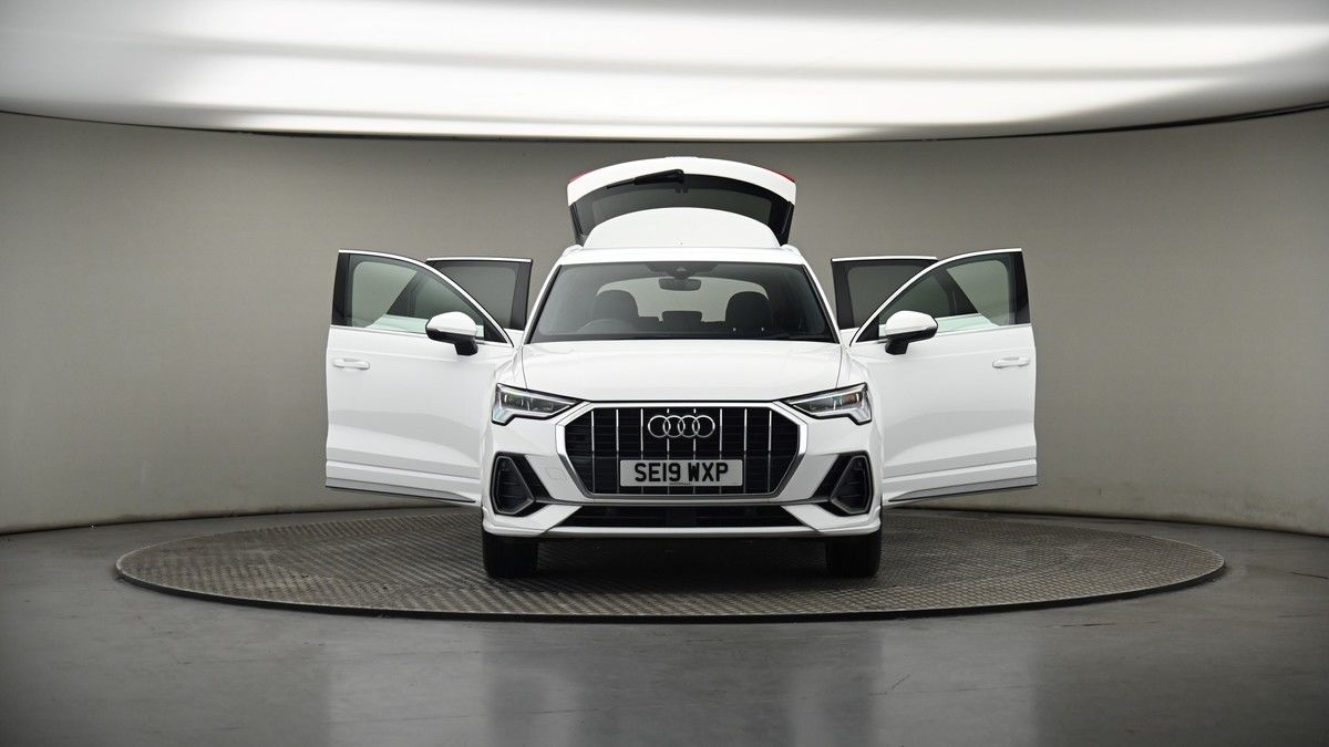 More views of Audi Q3