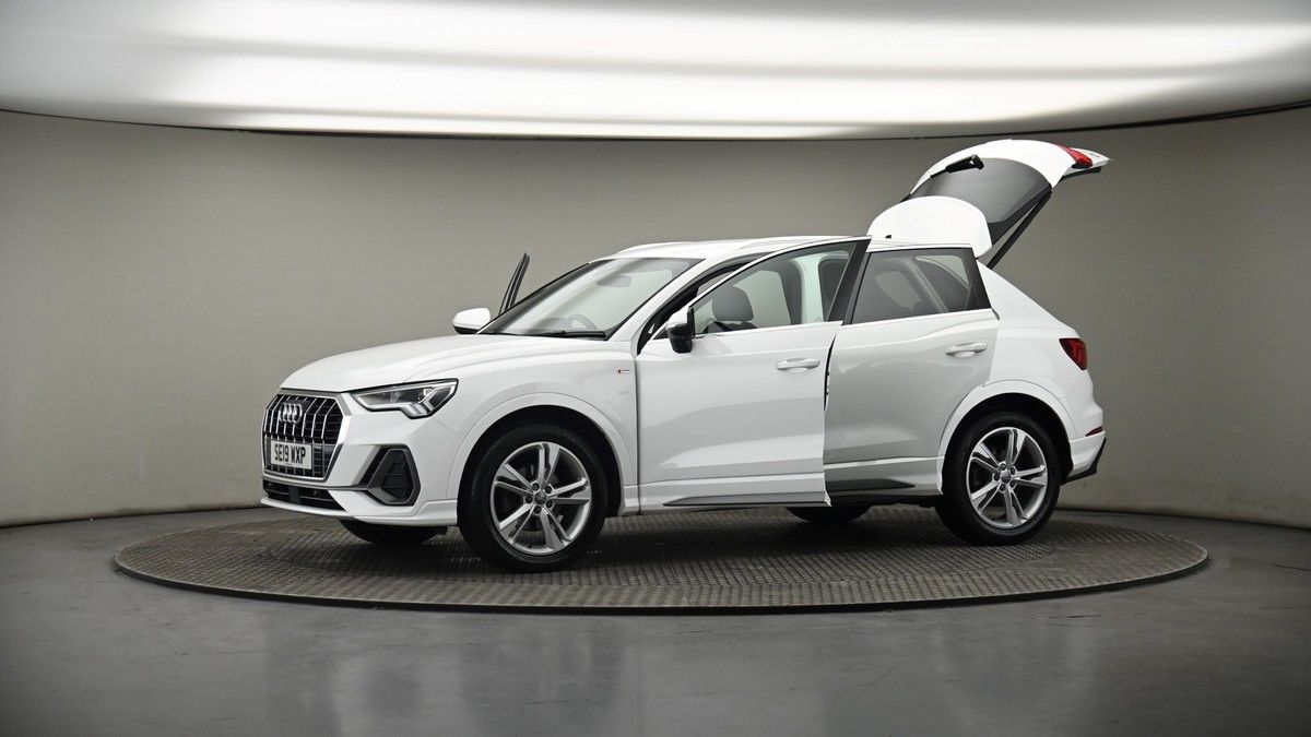 More views of Audi Q3