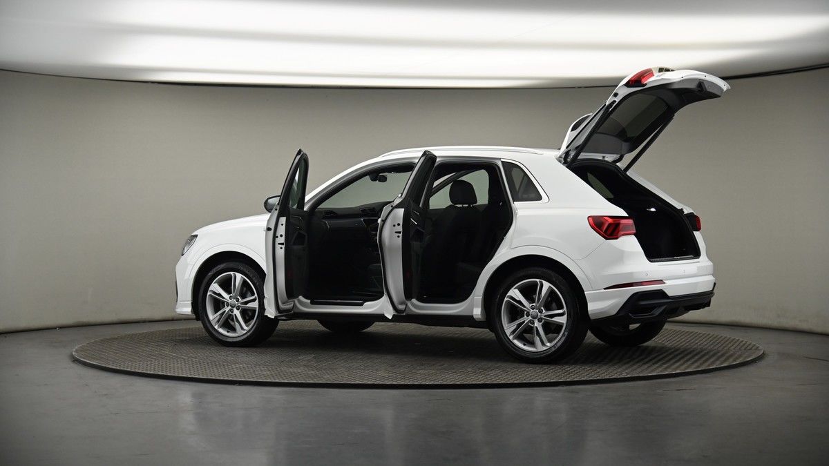 More views of Audi Q3