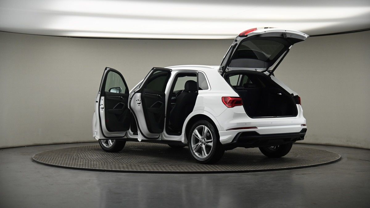 More views of Audi Q3