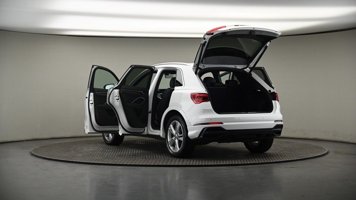 More views of Audi Q3