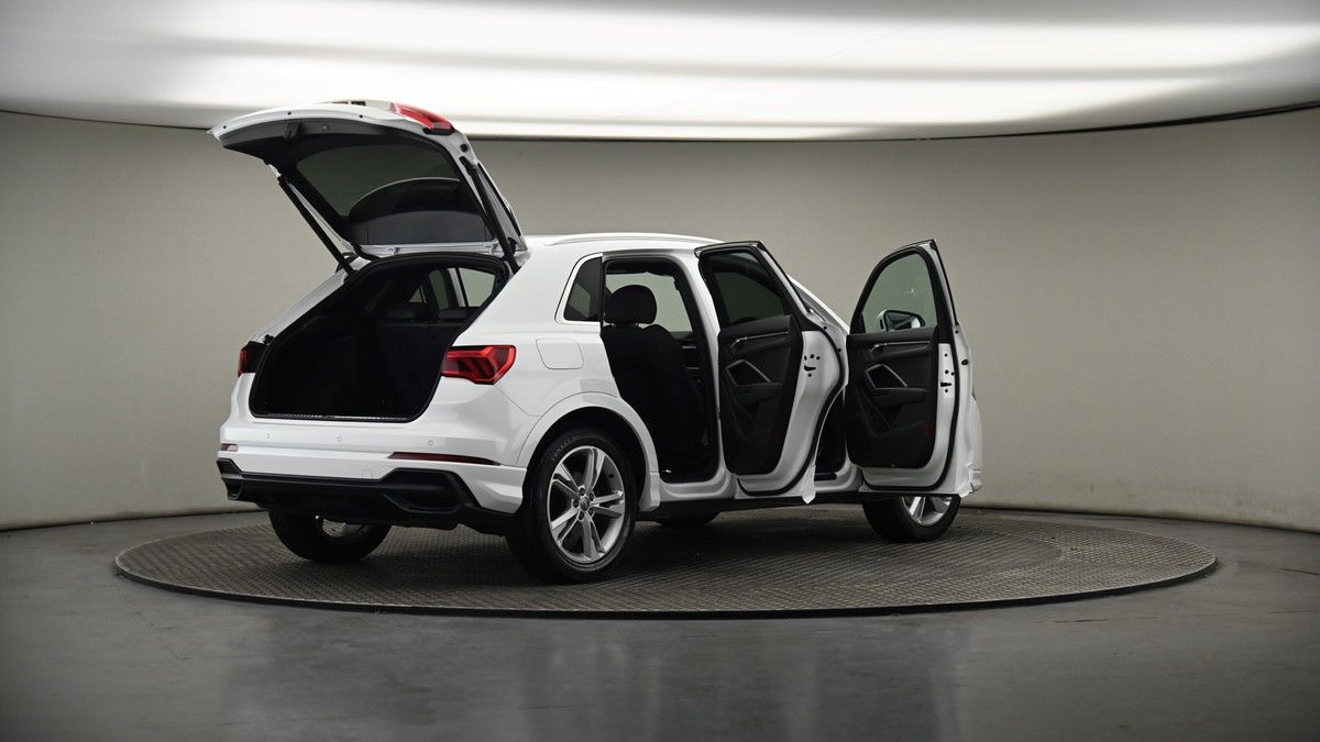 More views of Audi Q3