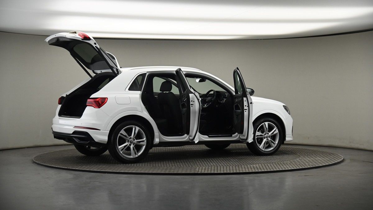 More views of Audi Q3