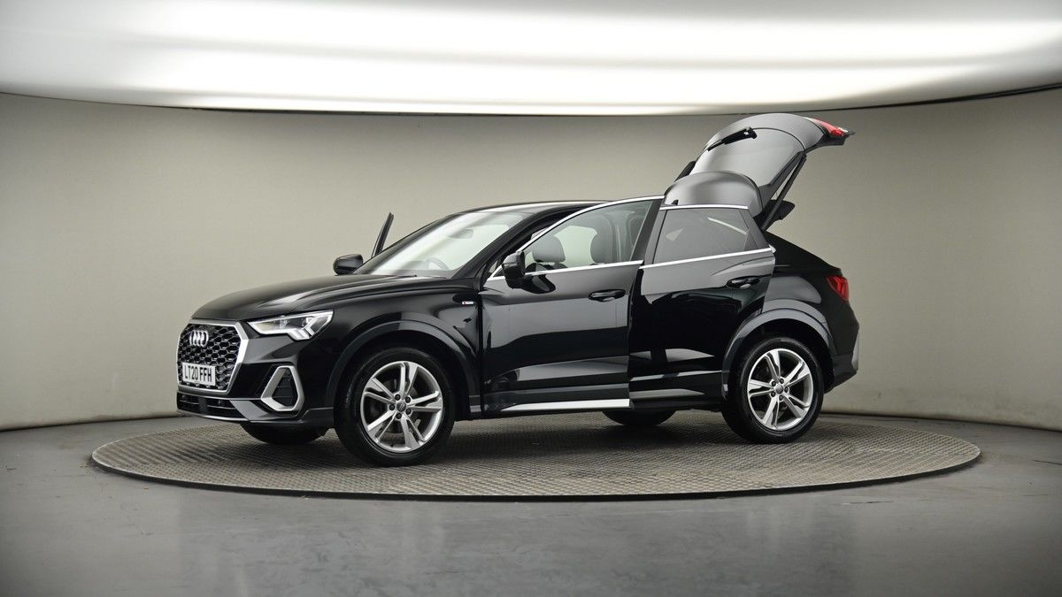 More views of Audi Q3