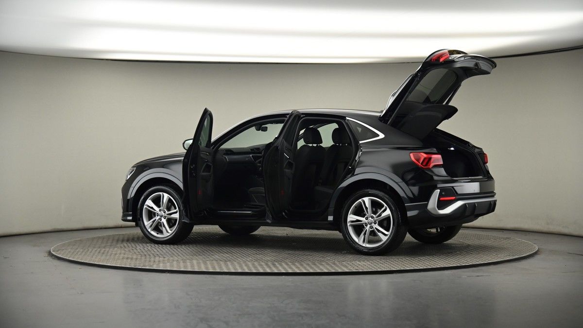 More views of Audi Q3