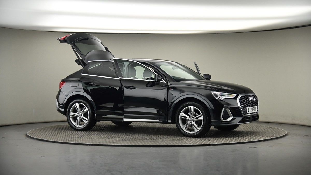 More views of Audi Q3