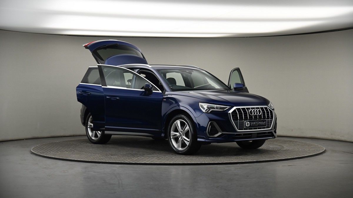 More views of Audi Q3