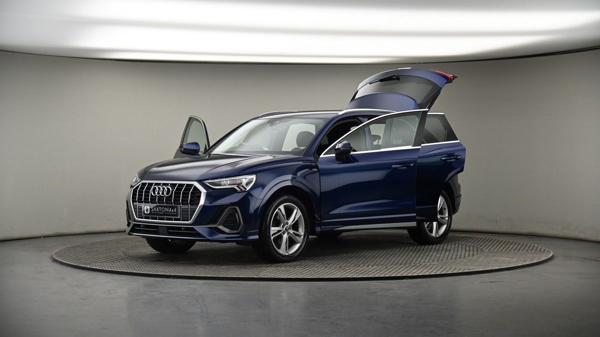 More views of Audi Q3