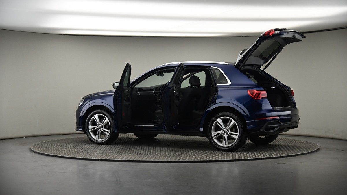 More views of Audi Q3