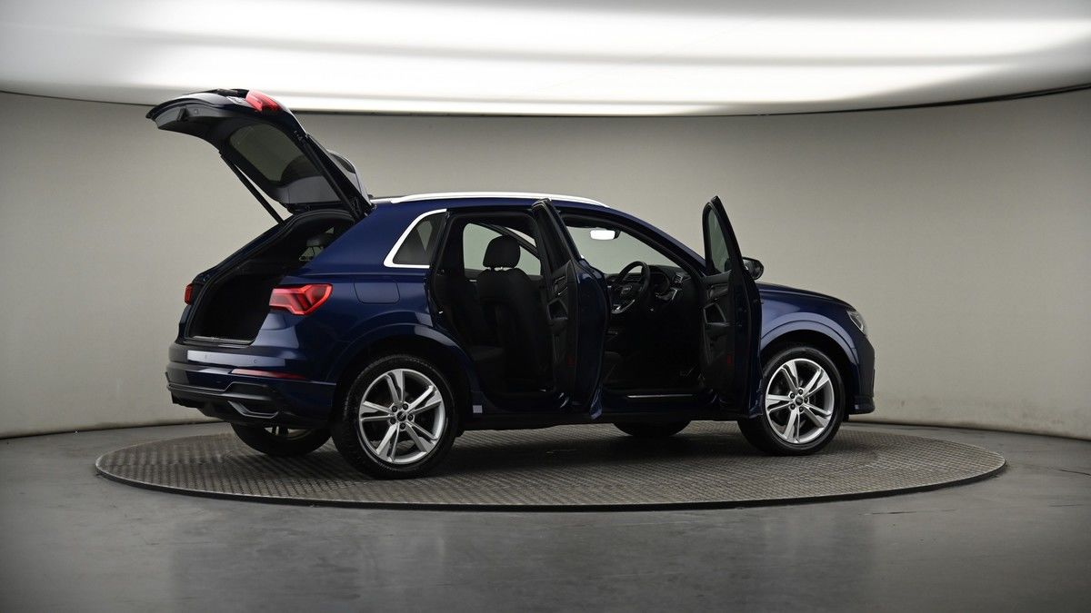 More views of Audi Q3